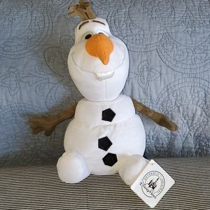 NWT... DISNEY plush.     #2760